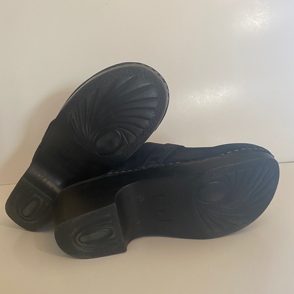 Navy Blue Clogs - Picture 7 of 7